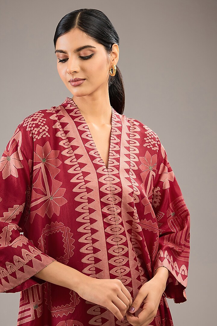 Red Mulberry Silk Block Printed Kurta Set by Divyam Mehta at Pernia's Pop Up Shop