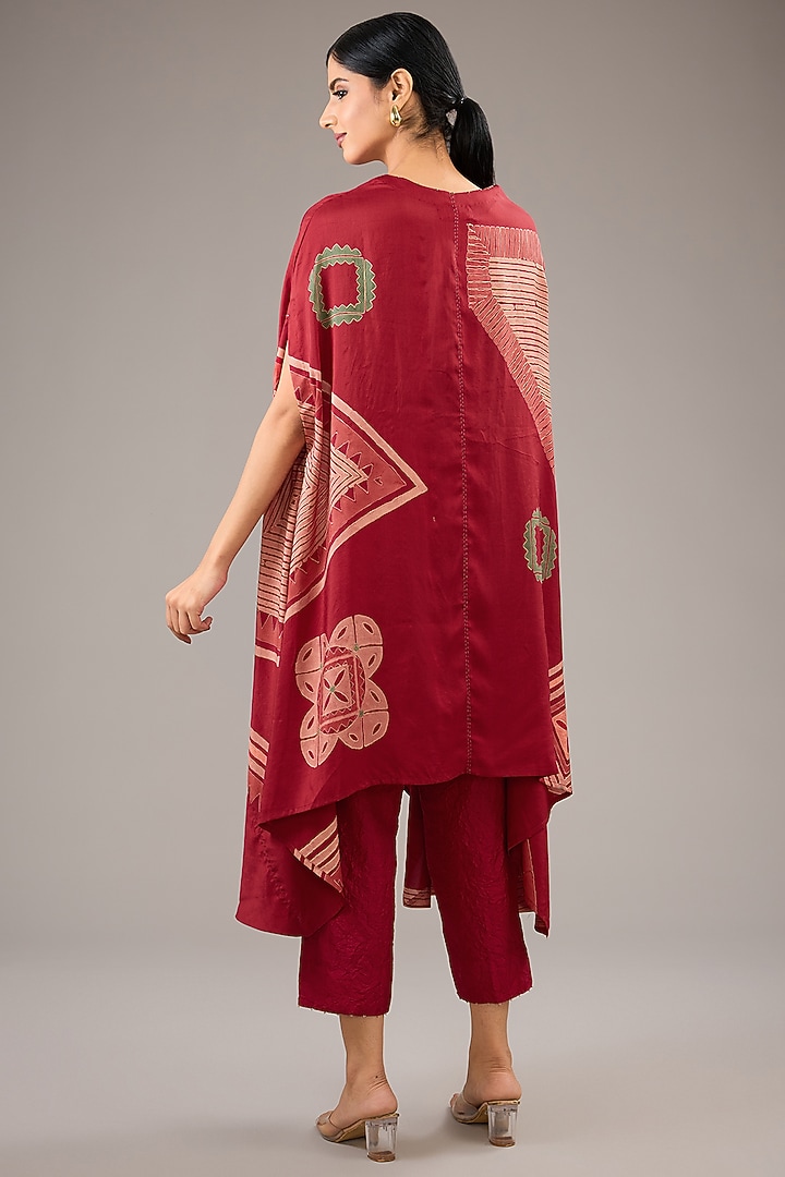 Red Mulberry Silk Block Printed Poncho Kurta Set by Divyam Mehta at Pernia's Pop Up Shop