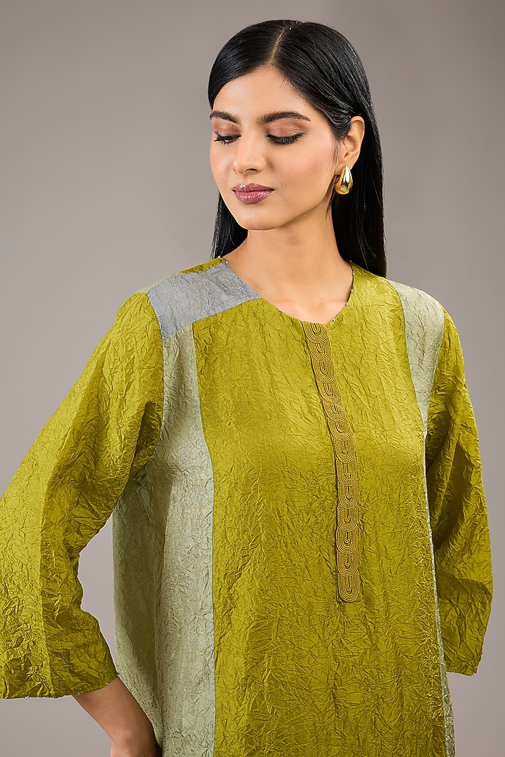 Green Crushed Mulberry Silk Bead Work Color-Blocked Kurta Set by Divyam Mehta at Pernia's Pop Up Shop