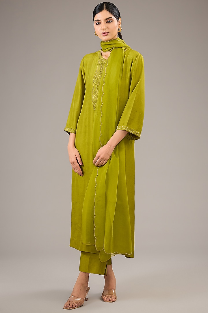 Green Dupion Silk Bead Embroidered Kurta Set by Divyam Mehta at Pernia's Pop Up Shop