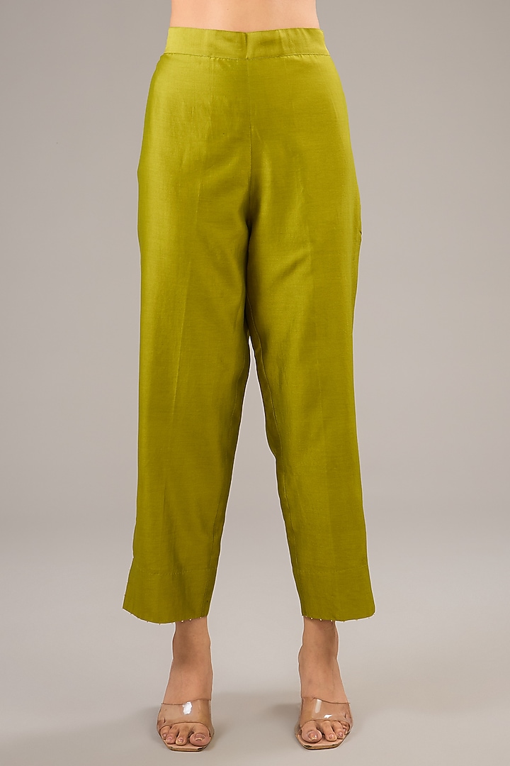 Green Dupion Silk Bead Embroidered Kurta Set by Divyam Mehta at Pernia's Pop Up Shop