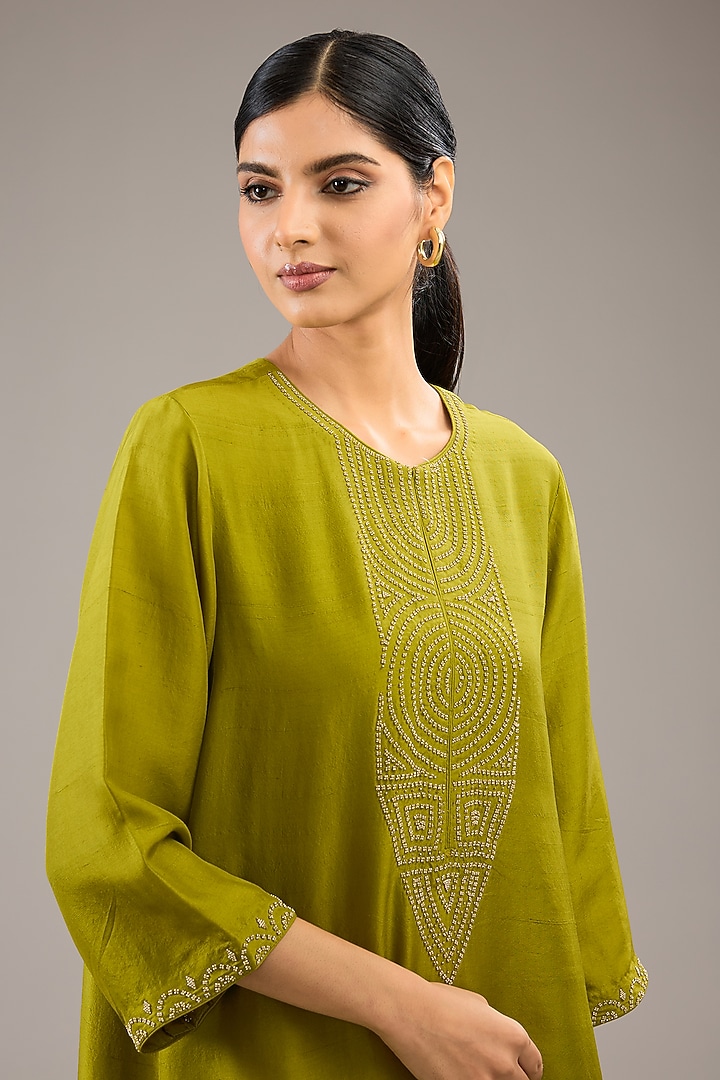 Green Dupion Silk Bead Embroidered Kurta Set by Divyam Mehta at Pernia's Pop Up Shop