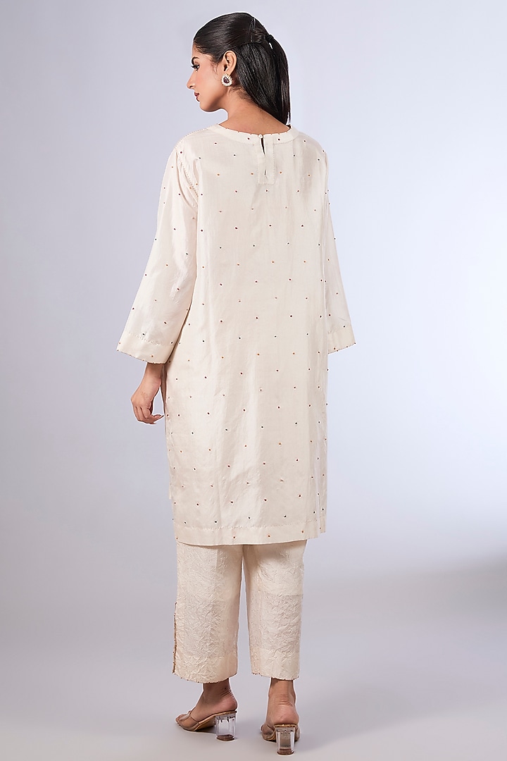 Ivory Mulberry Silk Kurta Set by Divyam Mehta at Pernia's Pop Up Shop