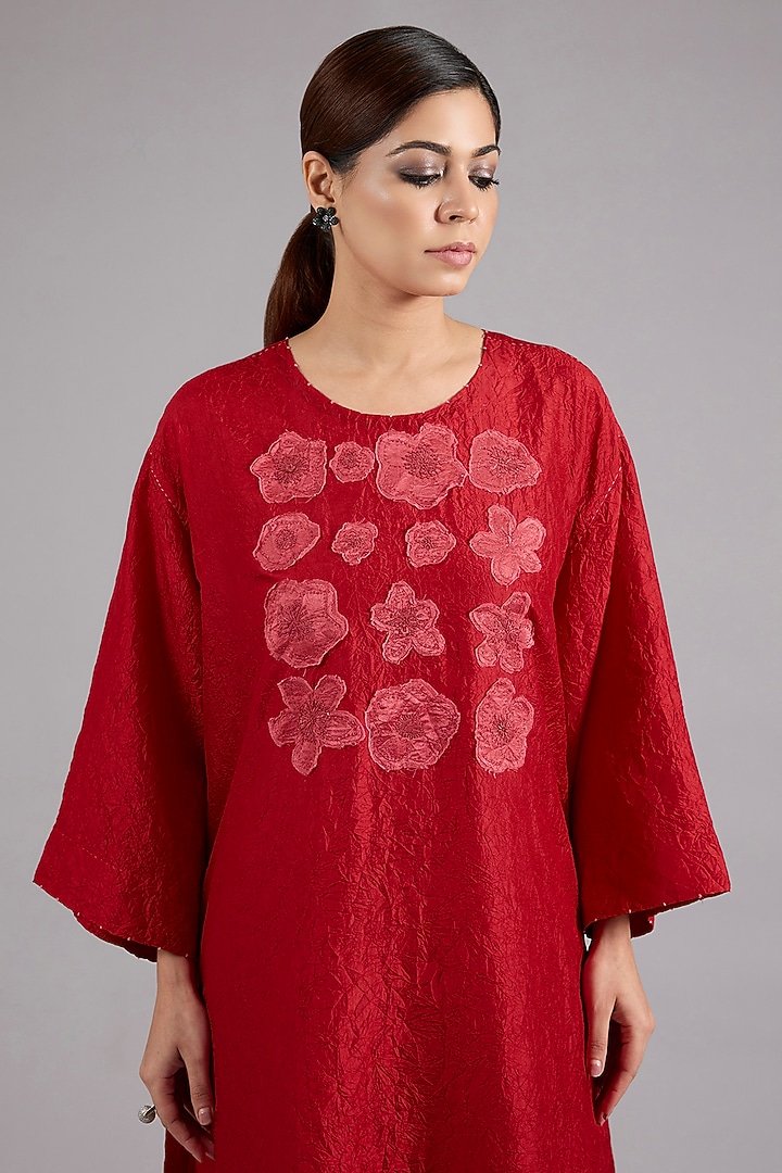 Red Mulberry Silk Patchwork Kurta Set by Divyam Mehta at Pernia's Pop Up Shop