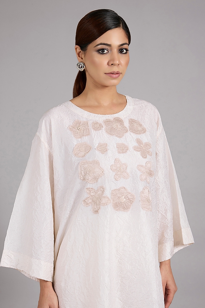 Ivory Mulberry Silk Patchwork Kurta Set by Divyam Mehta at Pernia's Pop Up Shop