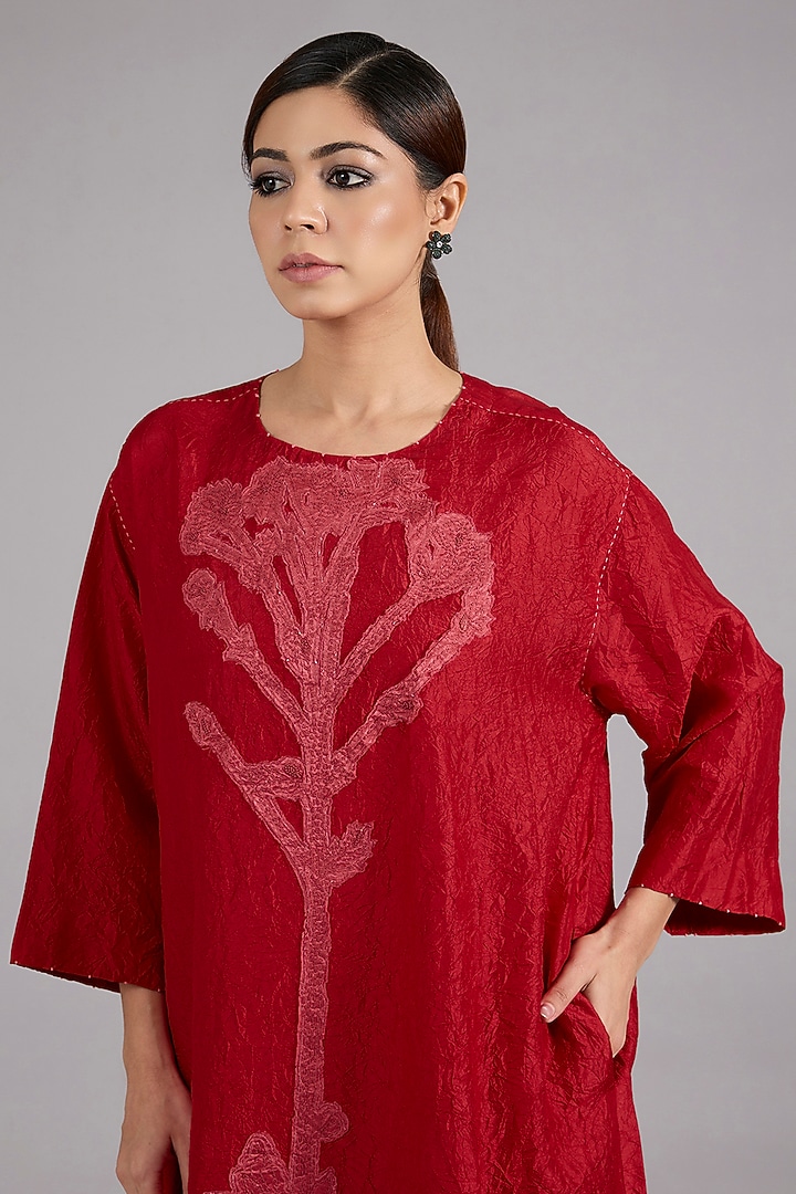 Red Mulberry Silk Patchwork Kurta Set by Divyam Mehta at Pernia's Pop Up Shop