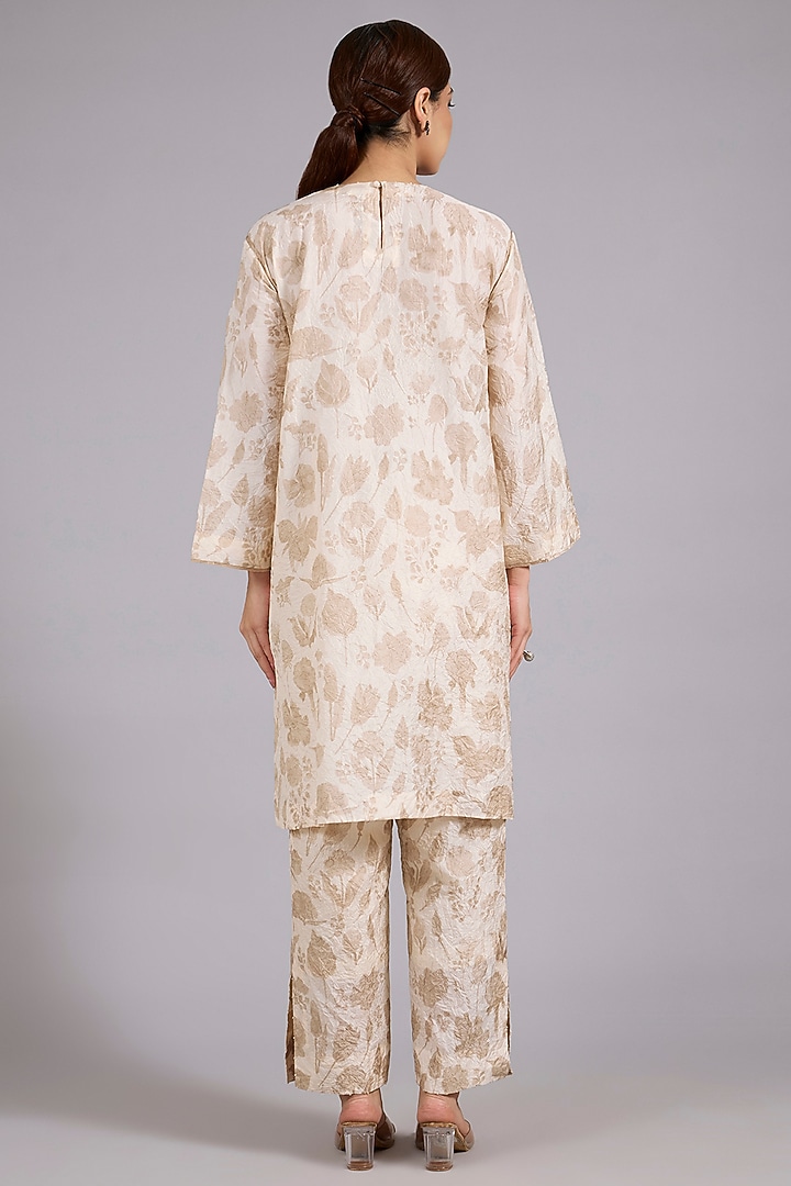 Ivory Mulberry Silk Floral Printed Kurta Set by Divyam Mehta at Pernia's Pop Up Shop