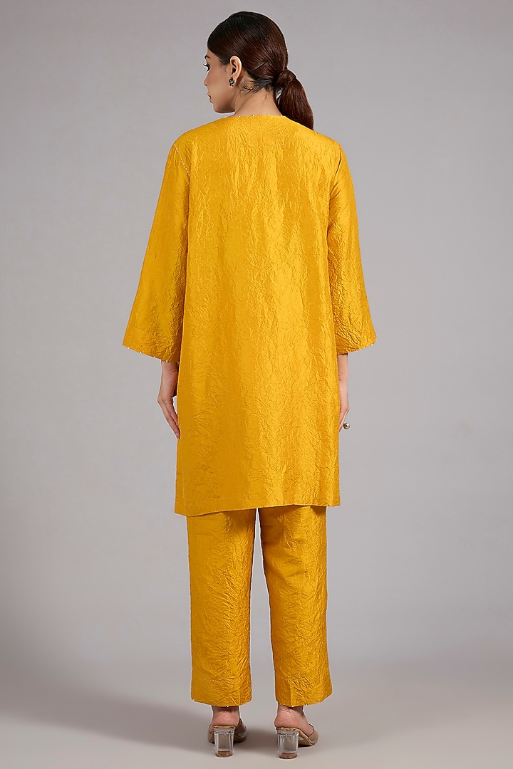 Haldi Yellow Mulberry Silk Patchwork Kurta Set by Divyam Mehta at Pernia's Pop Up Shop