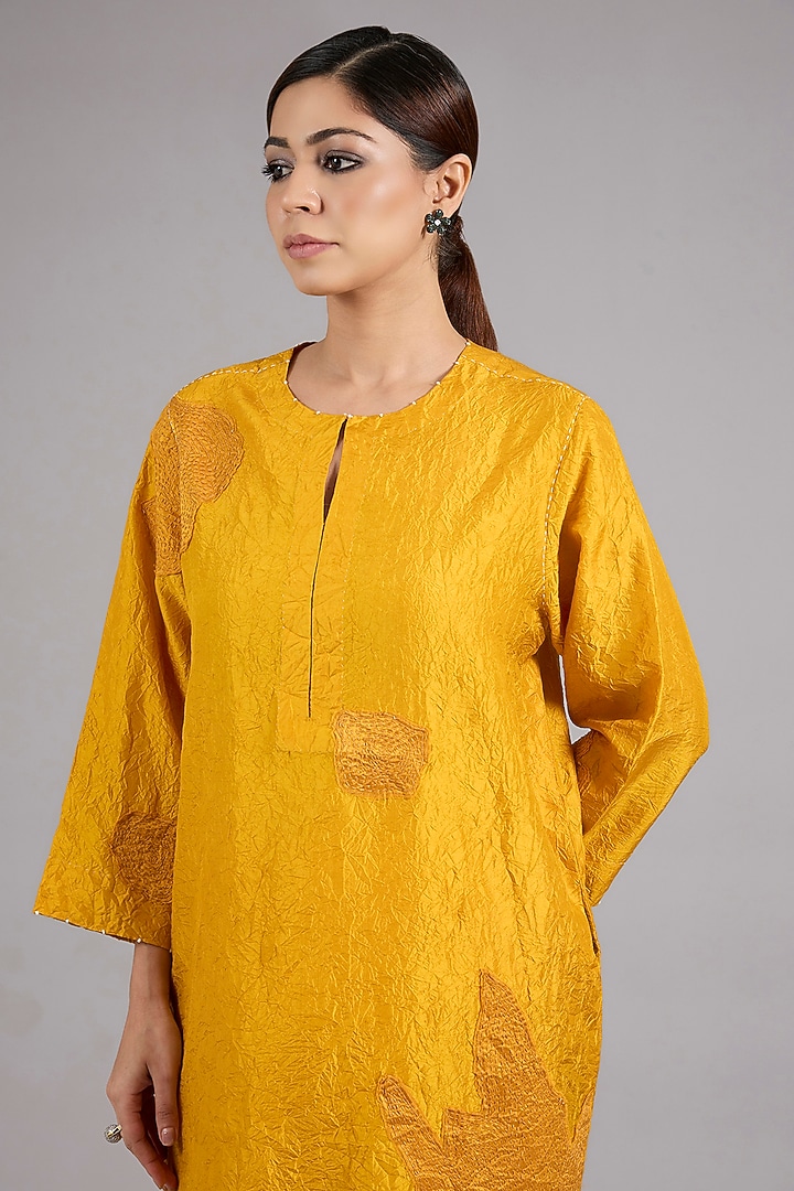 Haldi Yellow Mulberry Silk Patchwork Kurta Set by Divyam Mehta at Pernia's Pop Up Shop