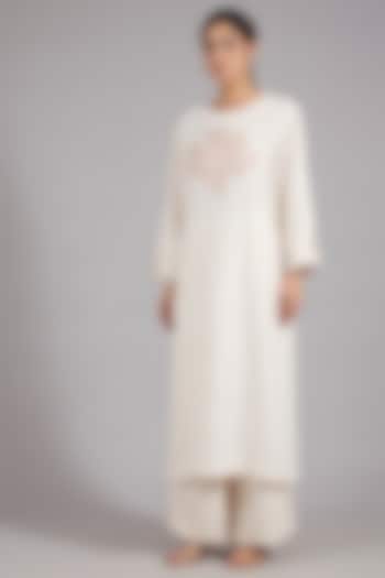 Ivory Matka Silk Patchwork Kurta Set by Divyam Mehta at Pernia's Pop Up Shop