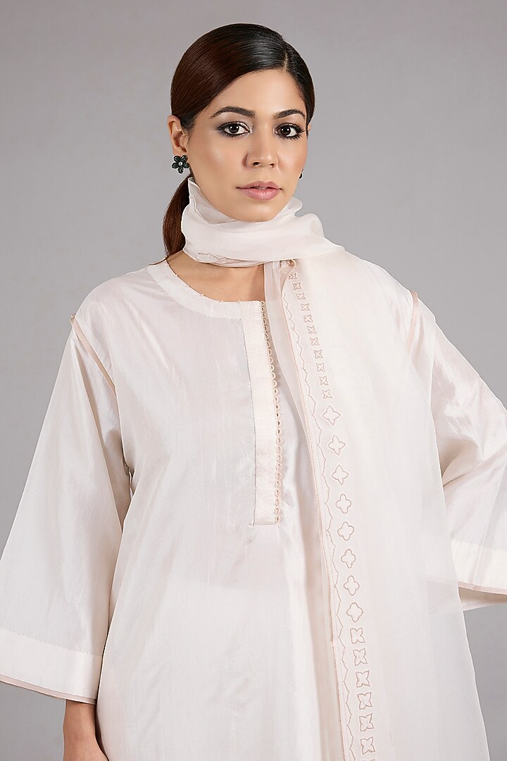Ivory Mulberry Silk Patchwork Kurta Set by Divyam Mehta at Pernia's Pop Up Shop