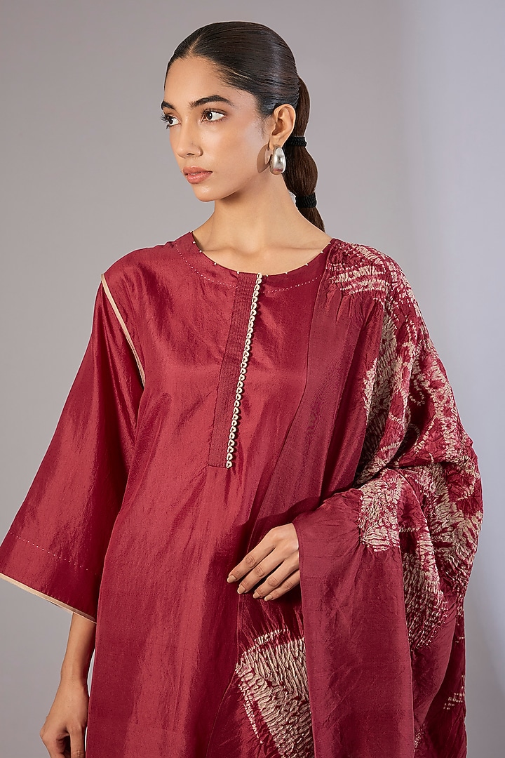 Crimson Red Mulberry Silk Shibori Printed Kurta Set by Divyam Mehta at Pernia's Pop Up Shop