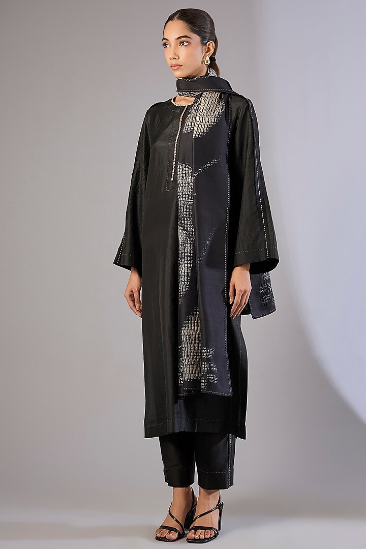 Black Mulberry Silk Shibori Printed Kurta Set by Divyam Mehta at Pernia's Pop Up Shop