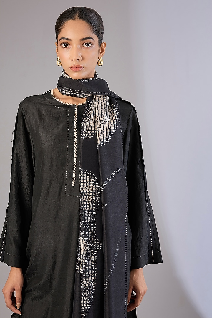 Black Mulberry Silk Shibori Printed Kurta Set by Divyam Mehta at Pernia's Pop Up Shop