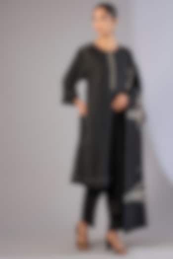 Black Mulberry Silk Shibori Printed Kurta Set by Divyam Mehta at Pernia's Pop Up Shop