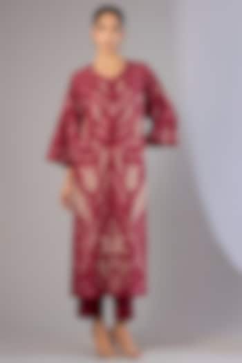 Red Mulberry Silk Shibori Printed Kurta Set by Divyam Mehta at Pernia's Pop Up Shop