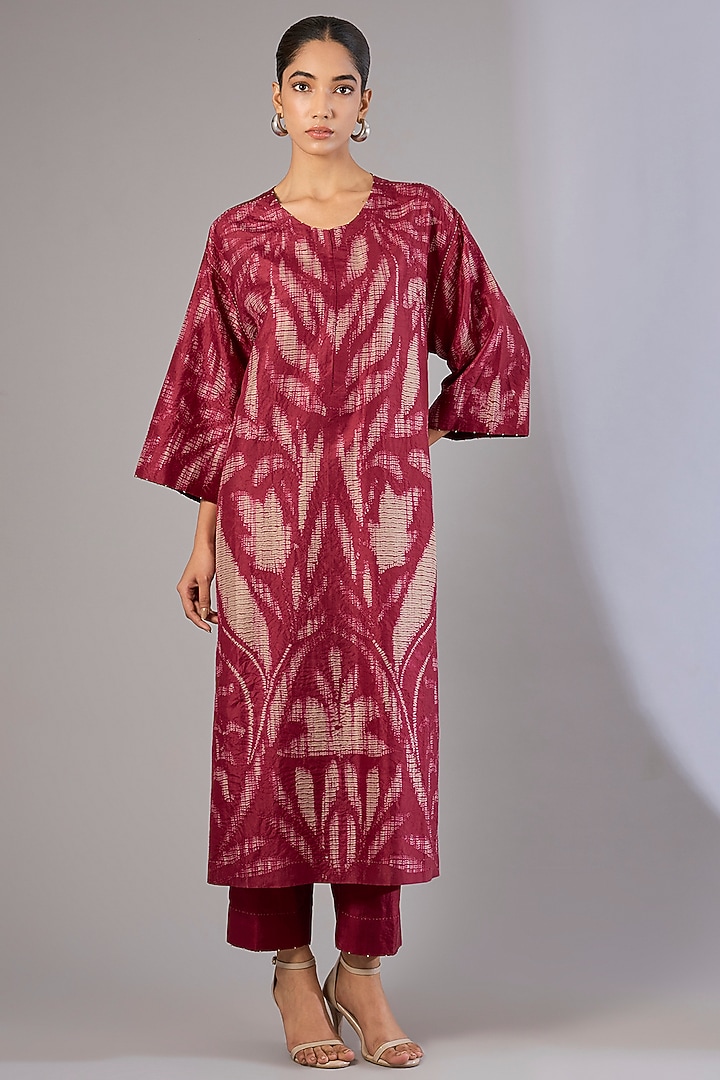Red Mulberry Silk Shibori Printed Kurta Set by Divyam Mehta at Pernia's Pop Up Shop