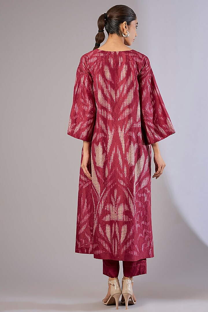 Red Mulberry Silk Shibori Printed Kurta Set by Divyam Mehta at Pernia's Pop Up Shop