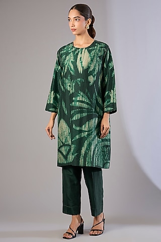 Green Mulberry Silk Shibori Printed Kurta Set by Divyam Mehta