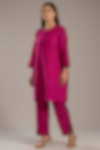 Fuchsia Pink Mulberry Silk Screen Printed Kurta Set by Divyam Mehta at Pernia's Pop Up Shop