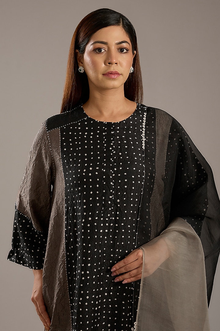 Black Mulberry Silk Screen Printed Kurta Set by Divyam Mehta at Pernia's Pop Up Shop