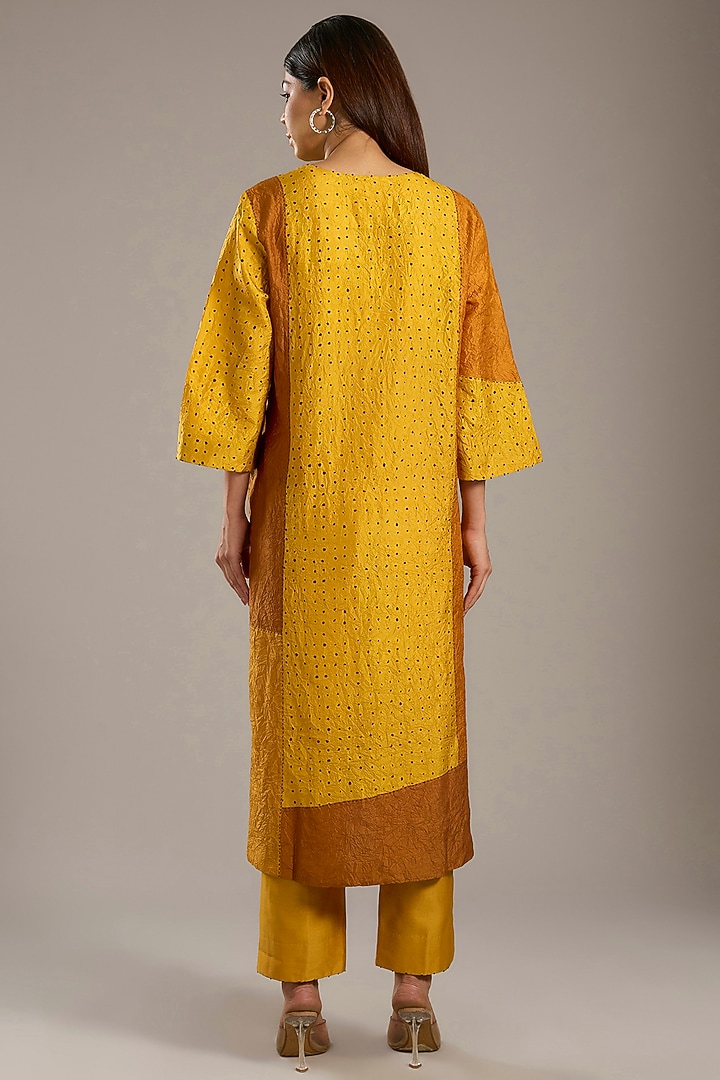 Yellow Mulberry Silk Screen Printed Kurta Set by Divyam Mehta at Pernia's Pop Up Shop