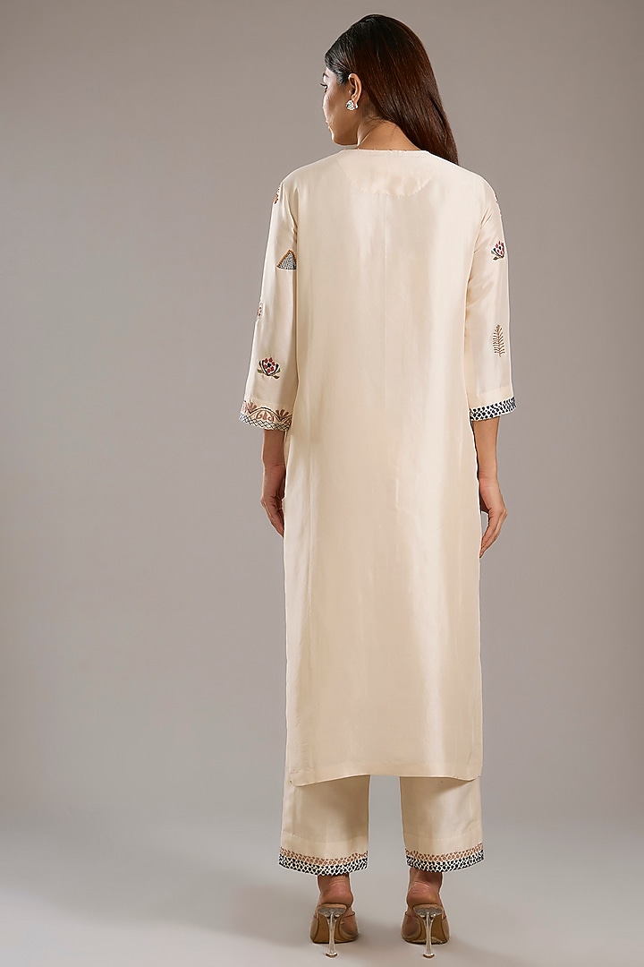 Ivory Dupion Kurta Set by Divyam Mehta at Pernia's Pop Up Shop