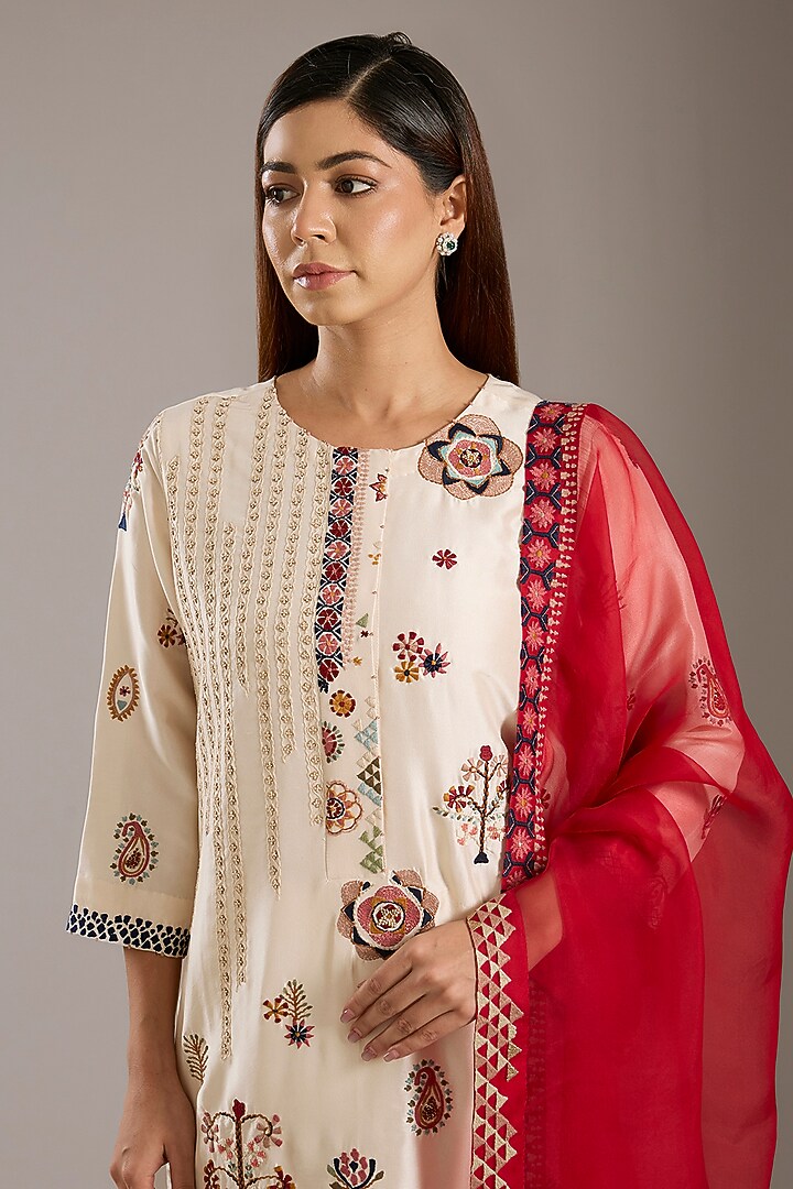Ivory Dupion Kurta Set by Divyam Mehta at Pernia's Pop Up Shop