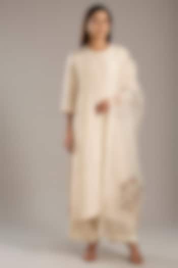 Ivory Dupion Kurta Set by Divyam Mehta at Pernia's Pop Up Shop