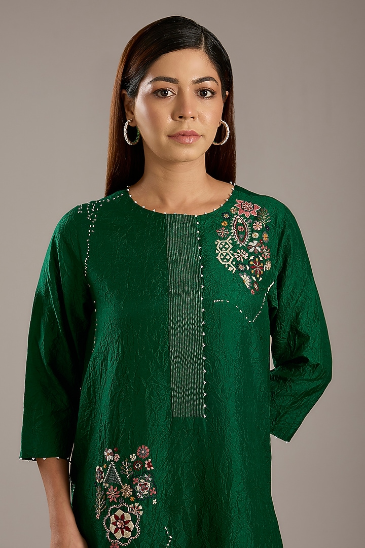 Forest Green Mulberry Silk Kurta Set by Divyam Mehta at Pernia's Pop Up Shop