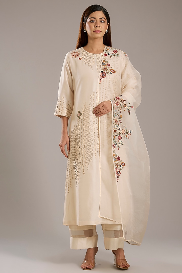 Ivory Dupion Kurta Set by Divyam Mehta at Pernia's Pop Up Shop