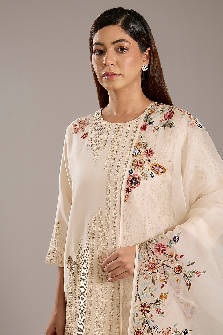 Ivory Dupion Kurta Set by Divyam Mehta at Pernia's Pop Up Shop
