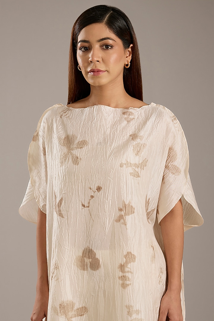 Ivory Mulberry Silk Floral Printed Kurta Set by Divyam Mehta at Pernia's Pop Up Shop