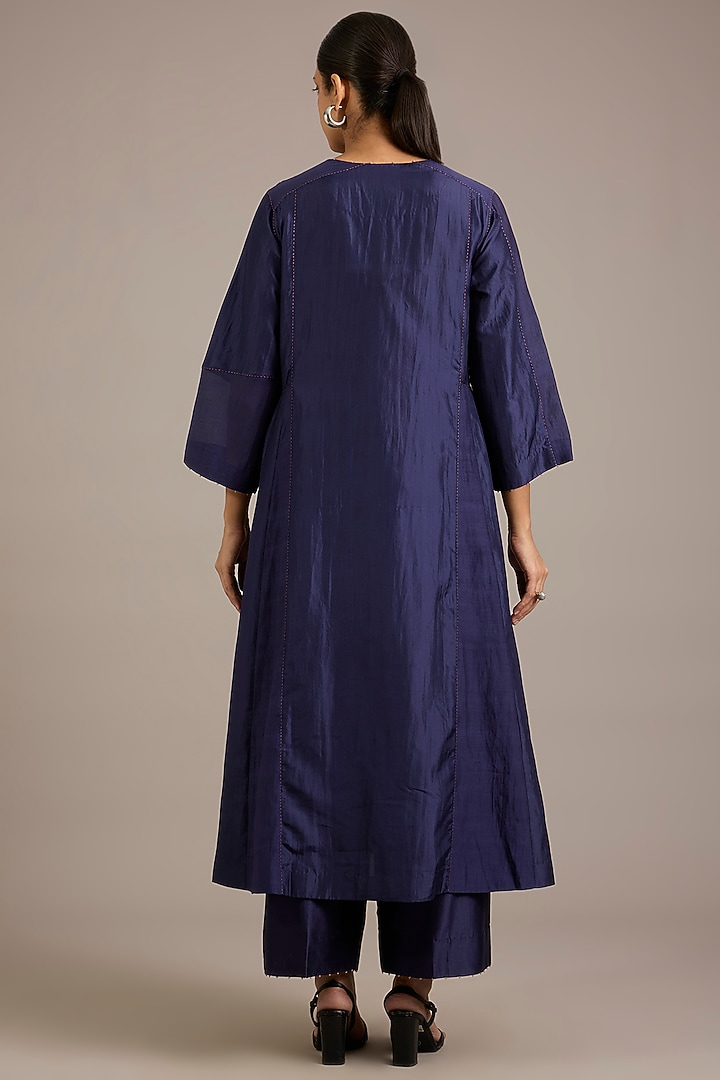 Baingani Mulberry Silk & Chanderi Geometric Floral Embroidered Kurta Set by Divyam Mehta at Pernia's Pop Up Shop