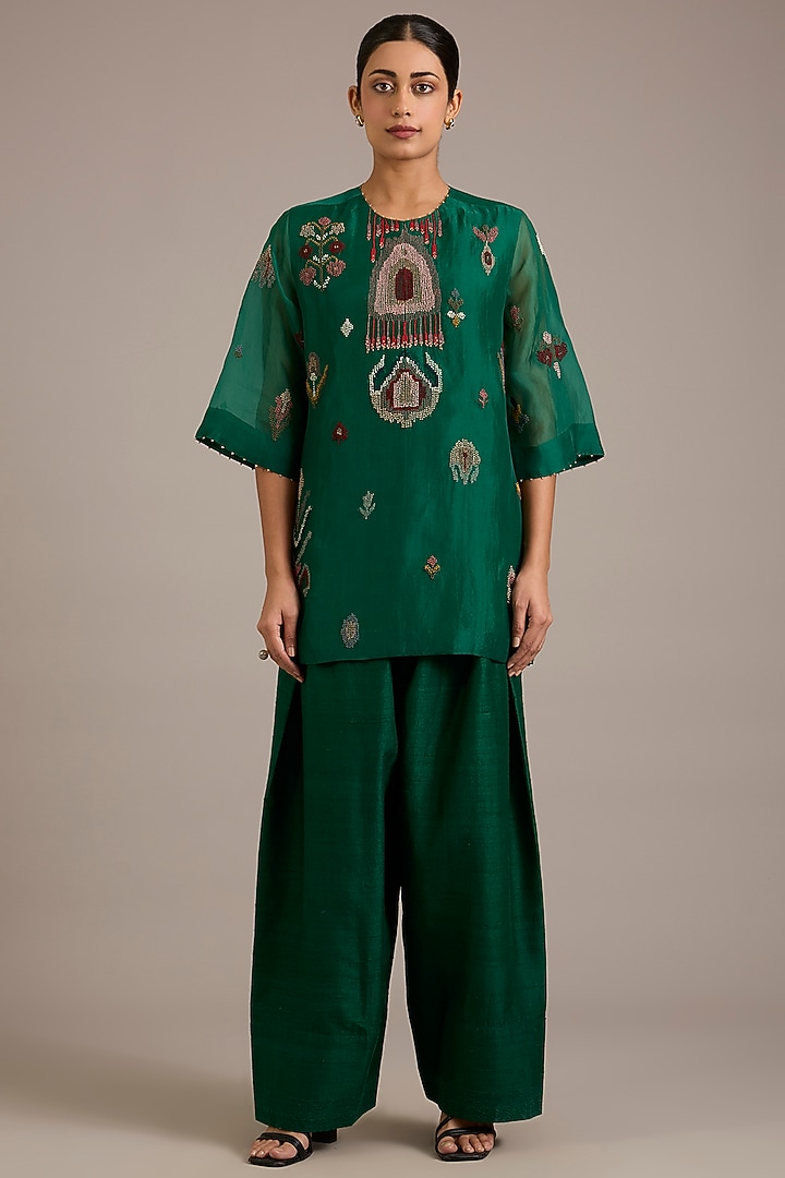 Forest Green Silk Organza Embroidered Kurta Set by Divyam Mehta at Pernia's Pop Up Shop