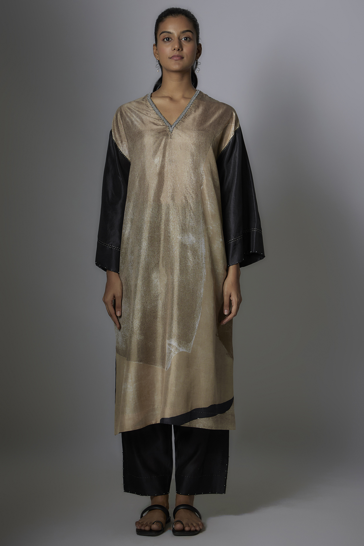 Toosh Mulberry Silk Printed Kurta Set by Divyam Mehta at Pernia's Pop Up Shop