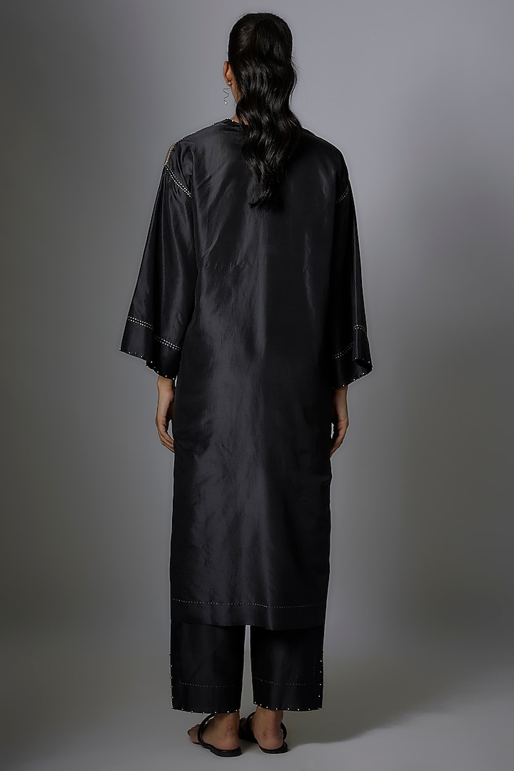 Toosh Mulberry Silk Printed Kurta Set by Divyam Mehta at Pernia's Pop Up Shop