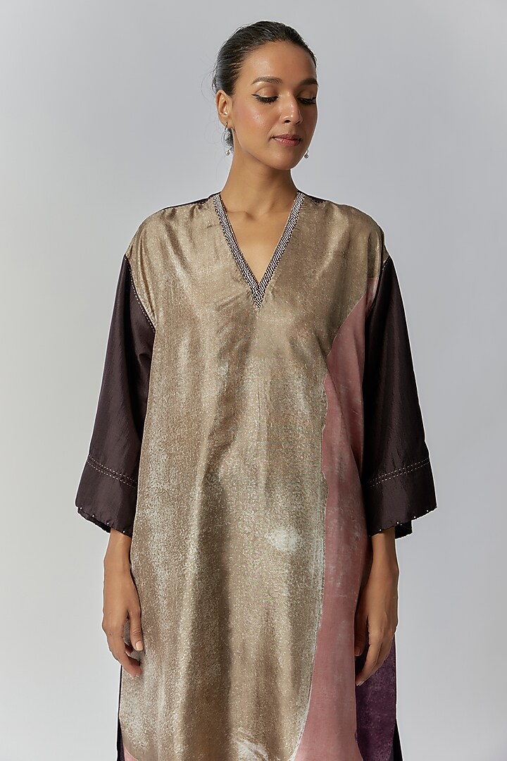 Sand & Pink Mulberry Silk Printed Kurta Set by Divyam Mehta at Pernia's Pop Up Shop