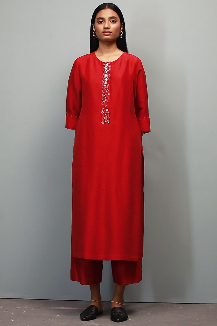 Poppy Red Hand Embroidered Kurta Set by Divyam Mehta at Pernia's Pop Up Shop