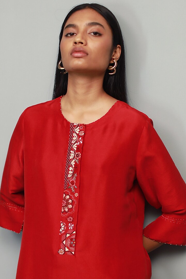 Poppy Red Hand Embroidered Kurta Set by Divyam Mehta at Pernia's Pop Up Shop