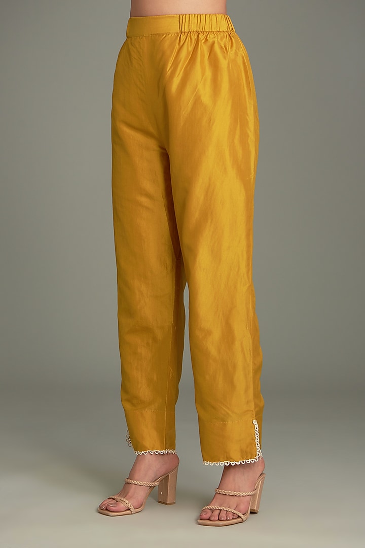Yellow Mulberry Silk Bandhani Kurta Set by Divyam Mehta at Pernia's Pop Up Shop