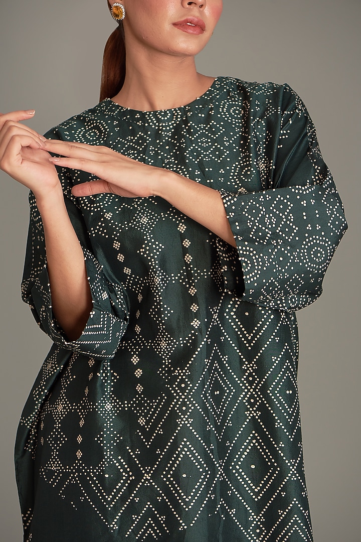 Bottle Green Mulberry Silk Printed Kurta Set by Divyam Mehta at Pernia's Pop Up Shop