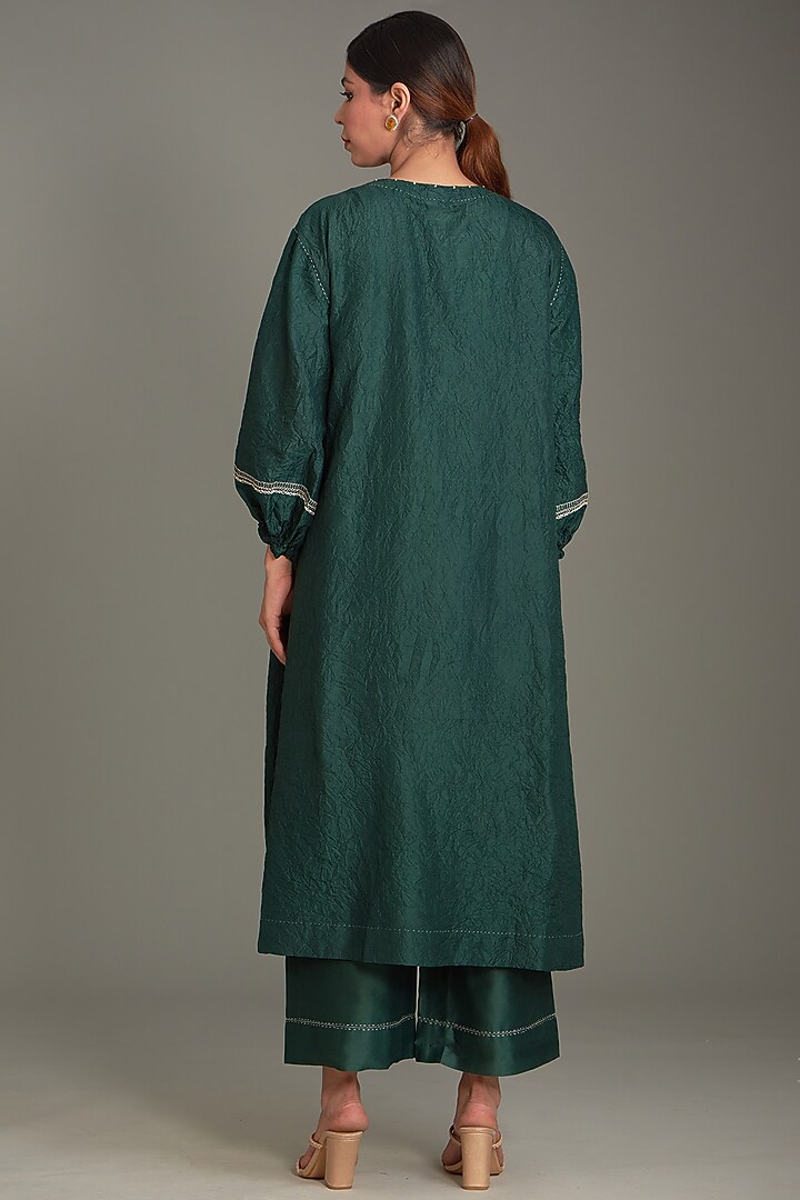 Bottle Green Mulberry Crushed Kurta Set by Divyam Mehta at Pernia's Pop Up Shop