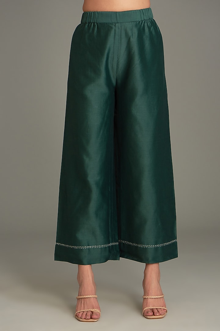 Bottle Green Mulberry Crushed Kurta Set by Divyam Mehta at Pernia's Pop Up Shop