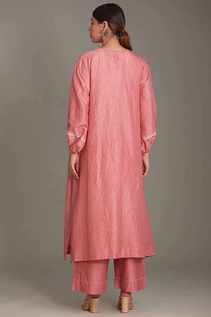 Coral Mulberry Crushed Kurta Set by Divyam Mehta at Pernia's Pop Up Shop