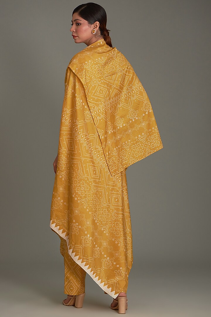 Yellow Mulberry Silk Printed Tunic Set by Divyam Mehta at Pernia's Pop Up Shop