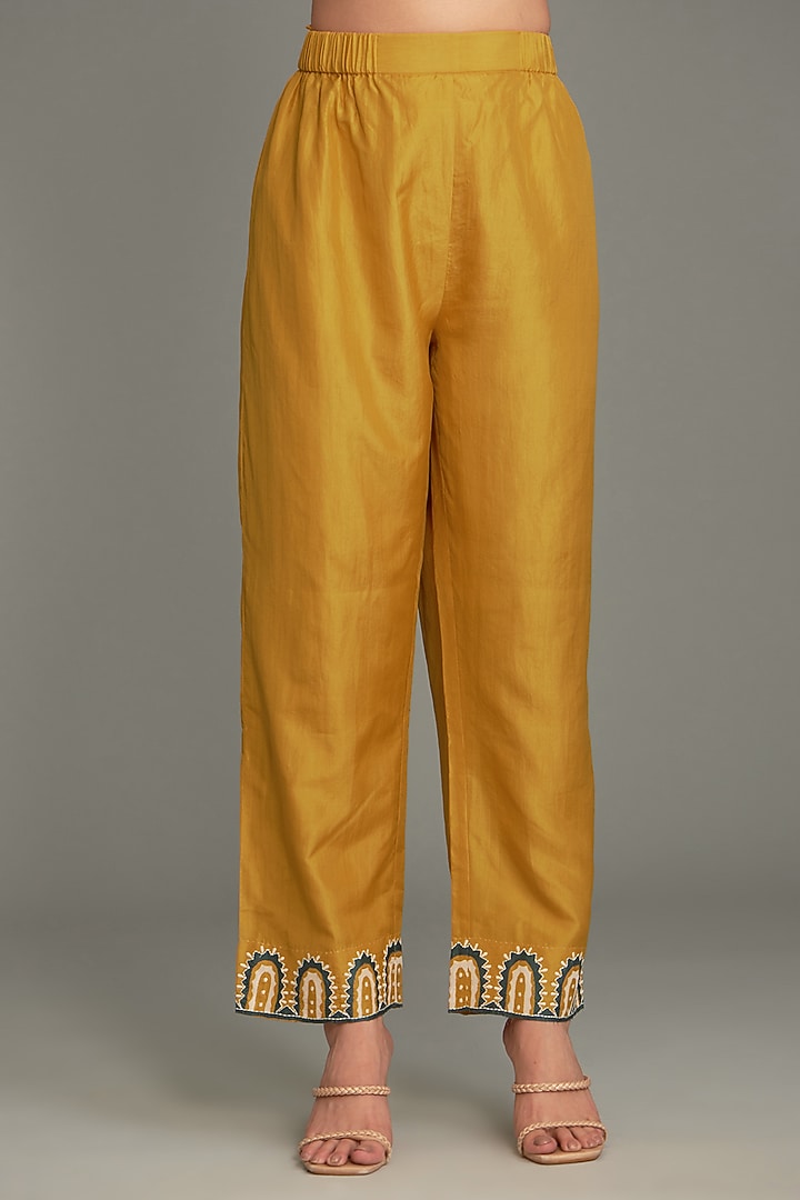 Yellow Mulberry & Silk Organza Kurta Set by Divyam Mehta at Pernia's Pop Up Shop