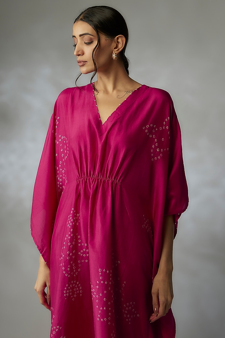 Fuchsia Mulberry Silk Bandhani Kaftan by Divyam Mehta at Pernia's Pop Up Shop