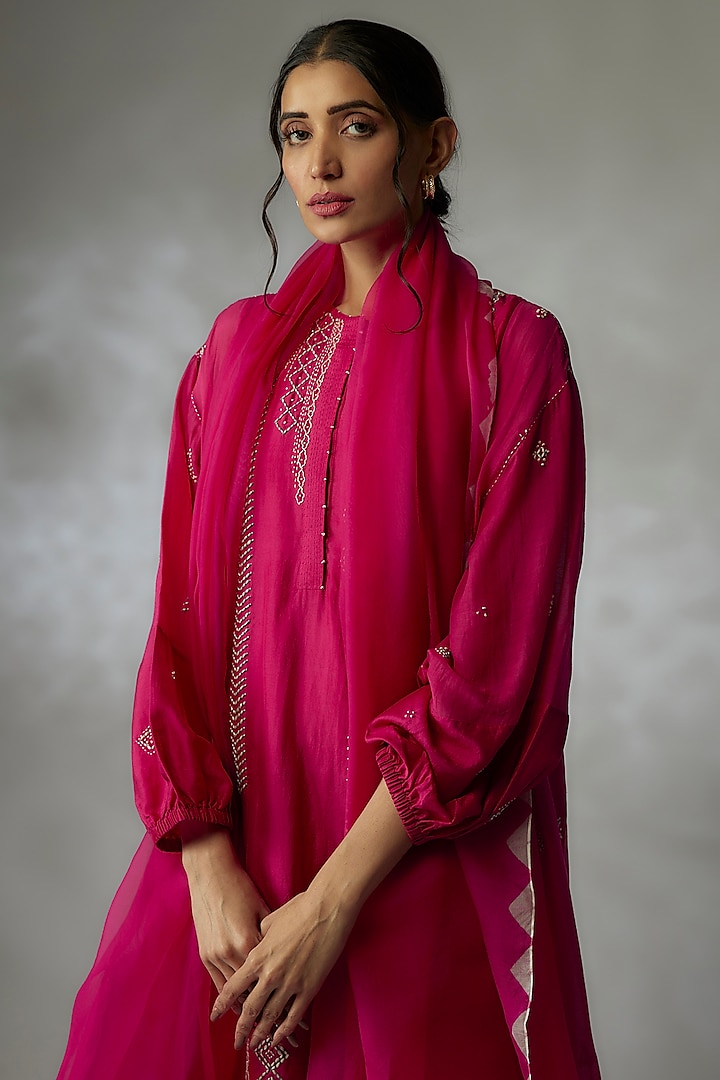 Fuchsia Mulberry Silk Embroidered Kurta Set by Divyam Mehta at Pernia's Pop Up Shop