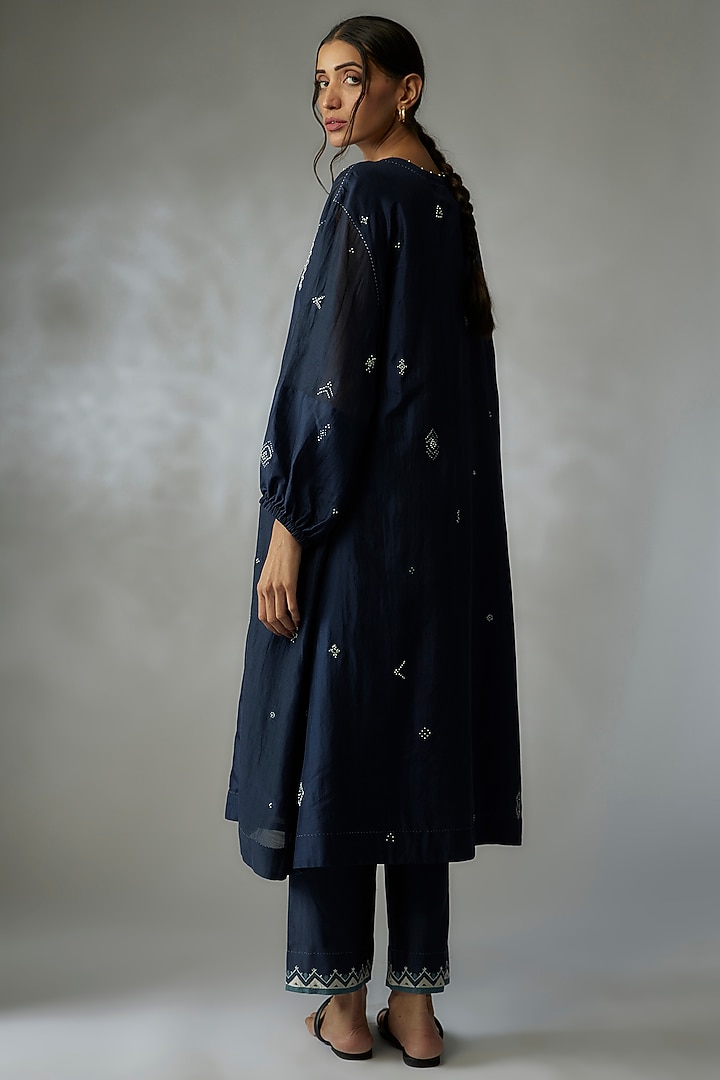 Blue Mulberry Silk Embroidered Kurta Set by Divyam Mehta at Pernia's Pop Up Shop